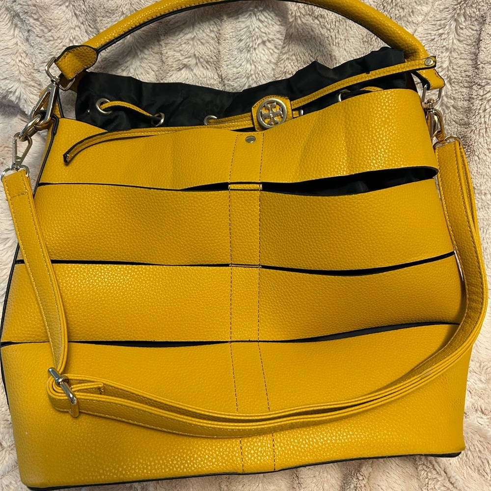 Yellow Gold Women’s Shoulder Bag - Stylish Textured Tote